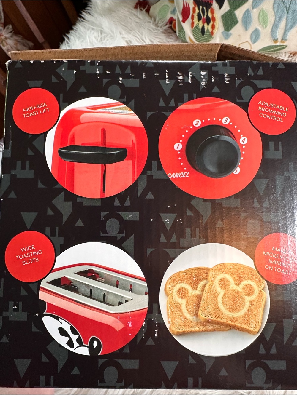Disney • Classic Mickey Mouse 2 Slice Toaster - Picture 9 of 10